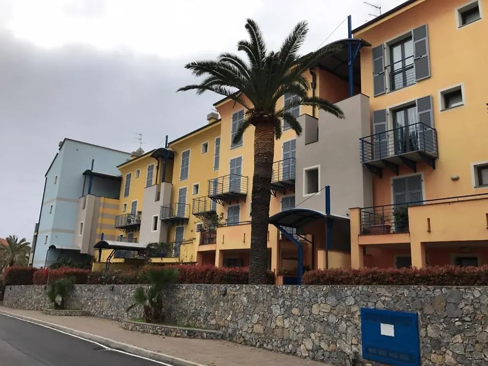 Casa Vacanza Carly Loano 0*,  Italien